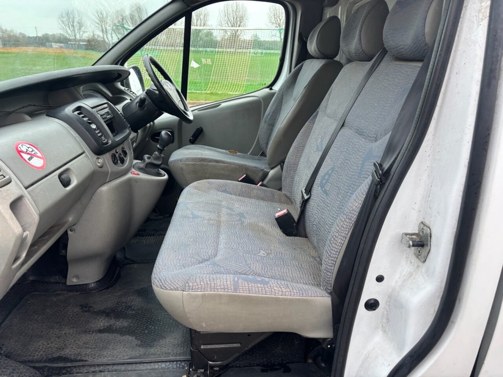 USED 2006 55 RENAULT TRAFIC 1.9 TD dCi SL27 Panel Van 4dr Diesel Manual (197 g/km, 100 bhp) 