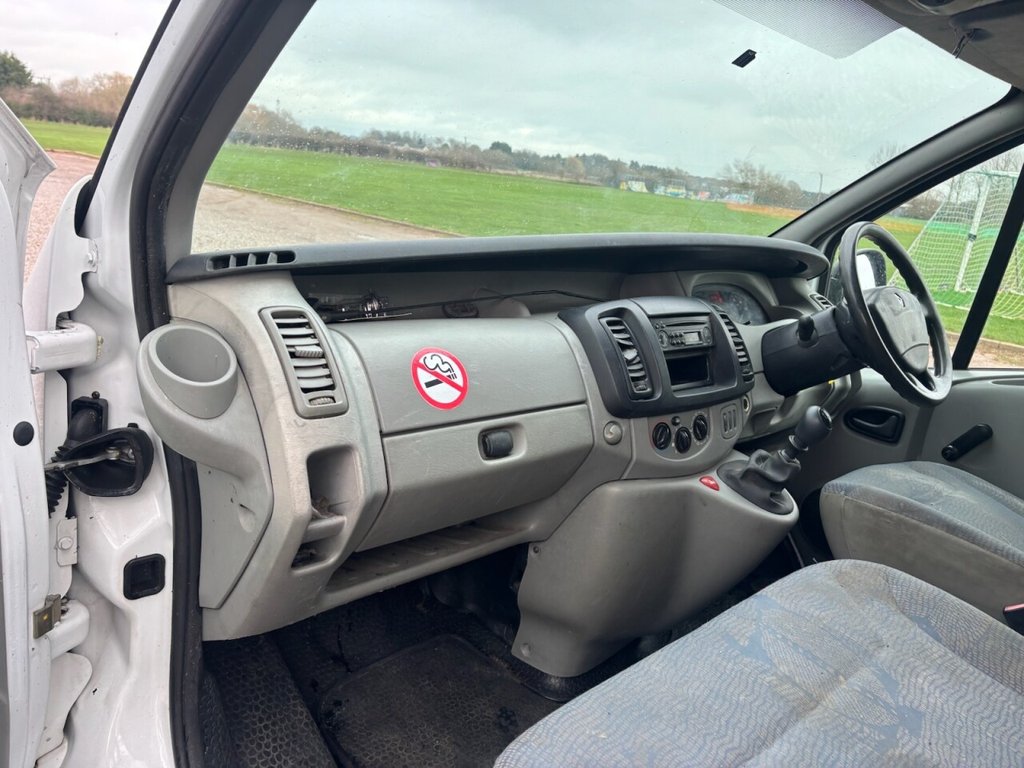USED 2006 55 RENAULT TRAFIC 1.9 TD dCi SL27 Panel Van 4dr Diesel Manual (197 g/km, 100 bhp) 