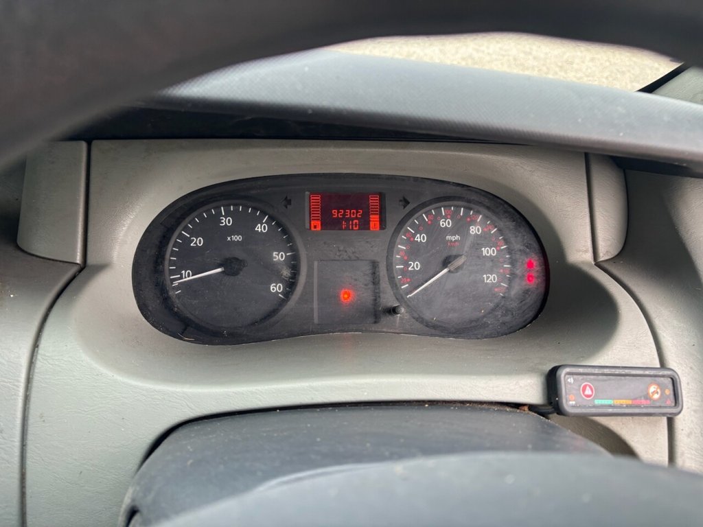USED 2006 55 RENAULT TRAFIC 1.9 TD dCi SL27 Panel Van 4dr Diesel Manual (197 g/km, 100 bhp) 