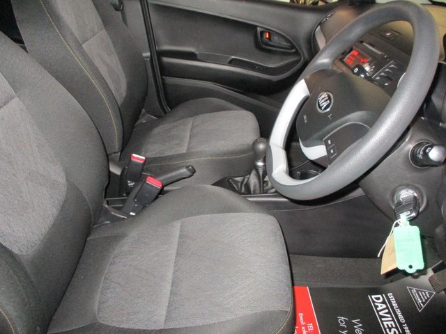 2017 KIA PICANTO 1.0 1 Hatchback 5dr Petrol Manual Euro 6 (65 bhp) £20 ROAD TAX ,12 MONTHS MOT ,6 MONTHS WARRANTY ,4 MAIN DEALER SERVICE STAMPS ,2 KEYS ,PRISTINE CONDITION ,REAR PARKING SENSORS , - Photo 8