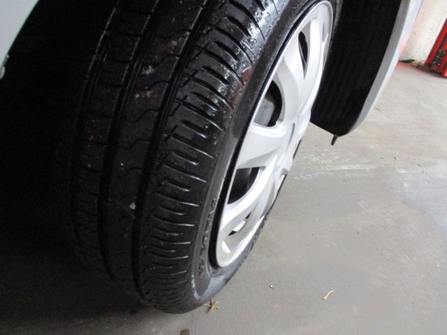 2017 KIA PICANTO 1.0 1 Hatchback 5dr Petrol Manual Euro 6 (65 bhp) £20 ROAD TAX ,12 MONTHS MOT ,6 MONTHS WARRANTY ,4 MAIN DEALER SERVICE STAMPS ,2 KEYS ,PRISTINE CONDITION ,REAR PARKING SENSORS , - Photo 11