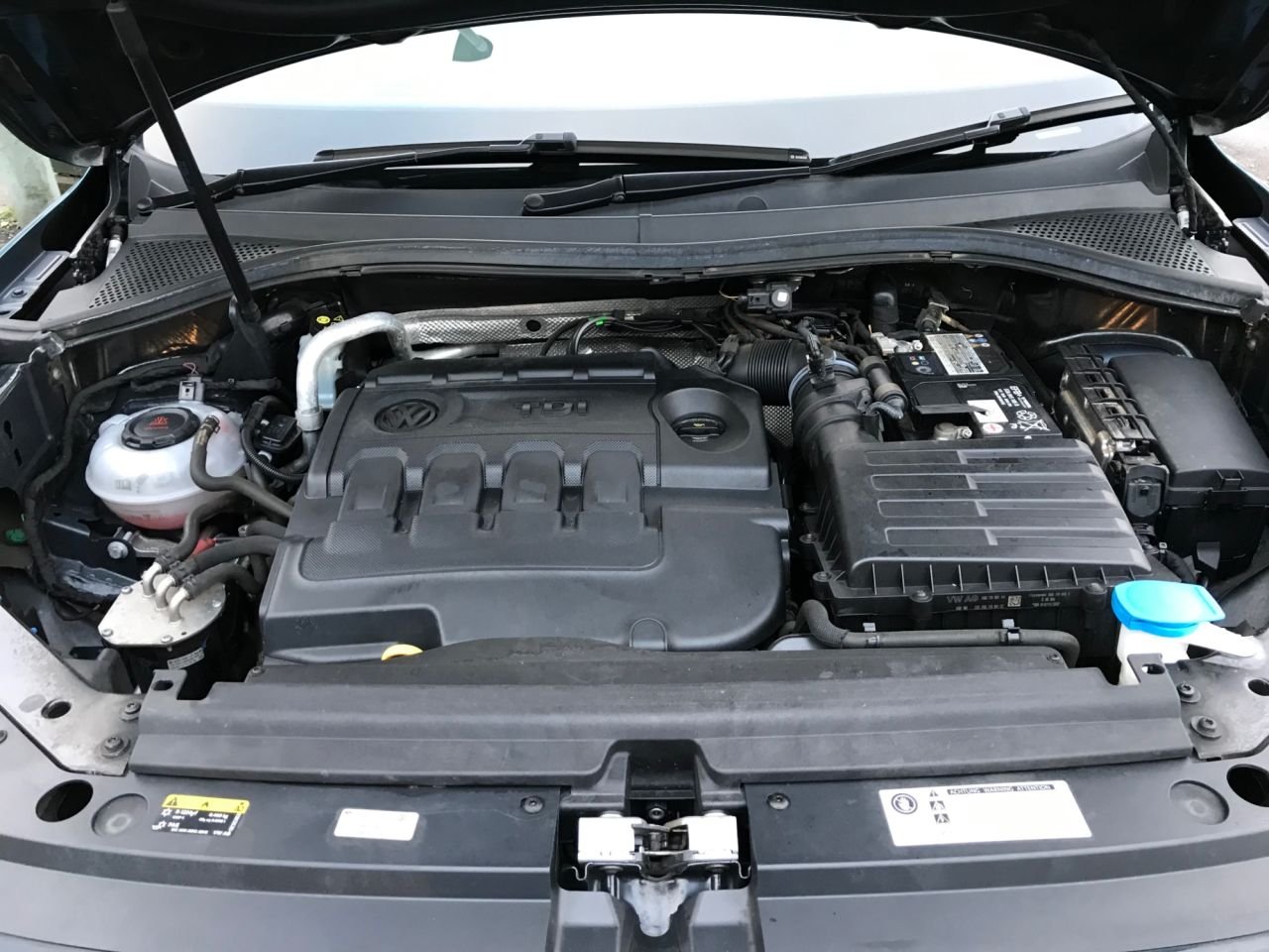 VOLKSWAGEN TIGUAN 2.0 TDI SE NAVIGATION SUV 5DR DIESEL DSG EURO 6 S S...