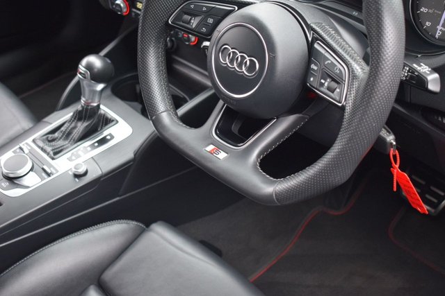 2017 Audi S3 2L Black Edition 5dr - Photo 11