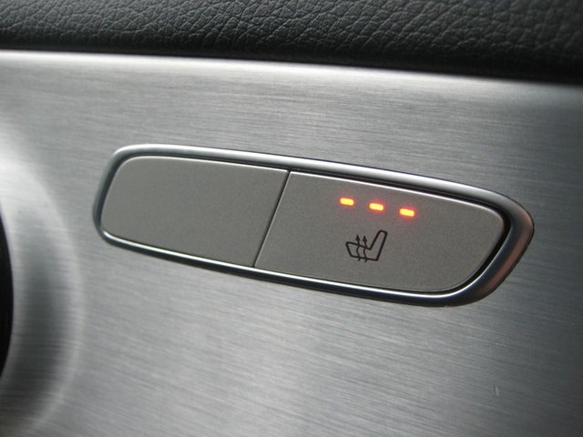 2016 MERCEDES-BENZ C-CLASS 2.1 C220d AMG Line Coupe 2dr Diesel G-Tronic+ Euro 6 (s/s) (170 ps) - Photo 11