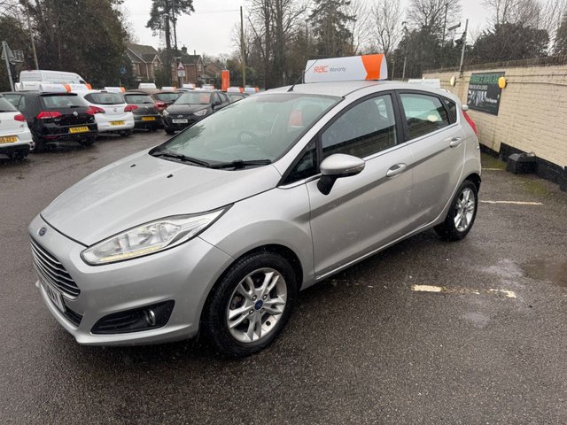 2016 FORD FIESTA 2016 1.5 TDCi Zetec Hatchback 5dr Diesel Manual Euro 6 (75 ps)
        
          £20 TAX! ONLY 66K - 7 SERVICES - Photo 4