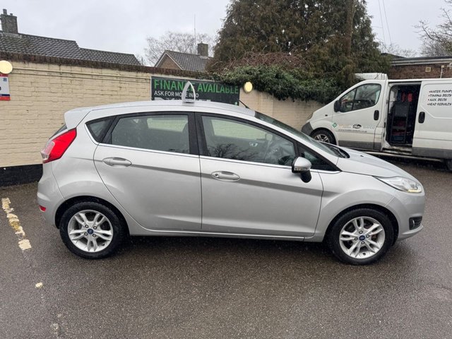 2016 FORD FIESTA 2016 1.5 TDCi Zetec Hatchback 5dr Diesel Manual Euro 6 (75 ps)
        
          £20 TAX! ONLY 66K - 7 SERVICES - Photo 10