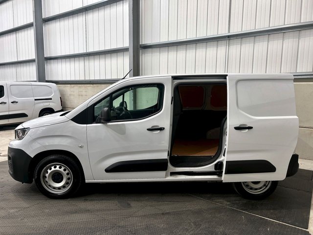 2023 PEUGEOT PARTNER - Photo 9