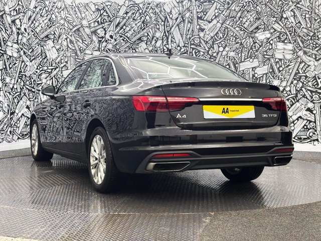 2022 Audi A4 2L Technik 4dr - Photo 9