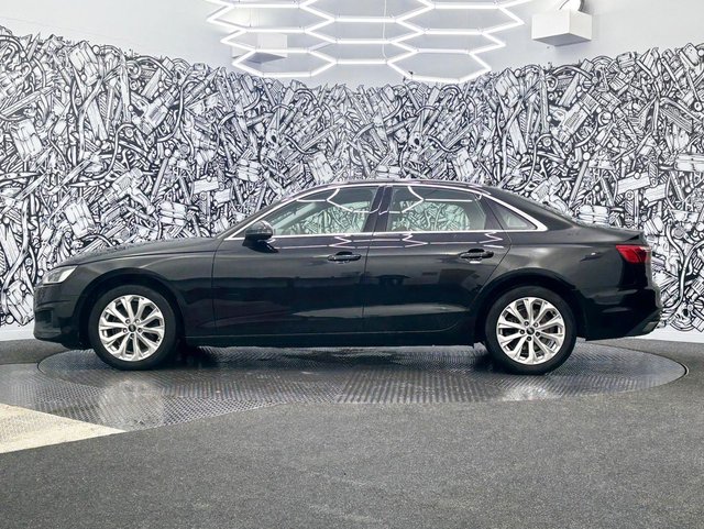 2022 Audi A4 2L Technik 4dr - Photo 12