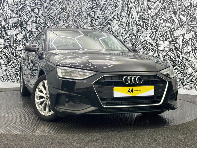 2022 Audi A4 2L Technik 4dr - Photo 4