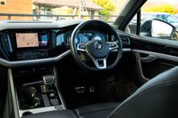 USED 2018 68 VOLKSWAGEN TOUAREG 3.0 TDI V6 R-Line SUV 5dr Diesel Tiptronic 4Motion Euro 6 (s/s) (286 ps) 
