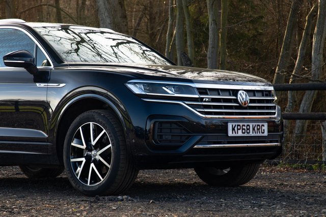 2018 VOLKSWAGEN TOUAREG 3.0 TDI V6 R-Line SUV 5dr Diesel Tiptronic 4Motion Euro 6 (s/s) (286 ps) - Photo 3