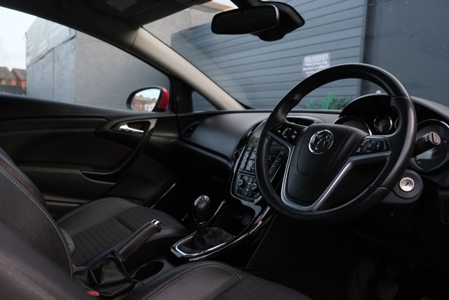 2018 VAUXHALL ASTRA GTC - Photo 8