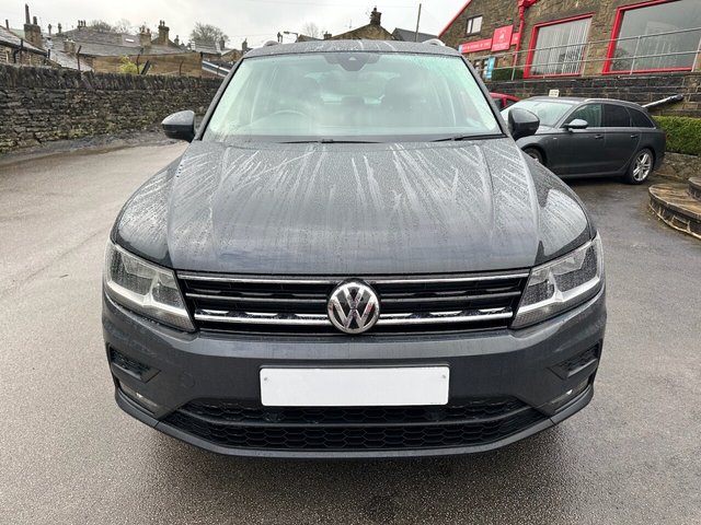 2019 VOLKSWAGEN, TIGUAN - Photo 3