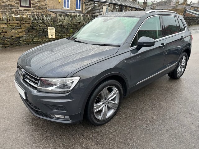 2019 VOLKSWAGEN, TIGUAN - Photo 4