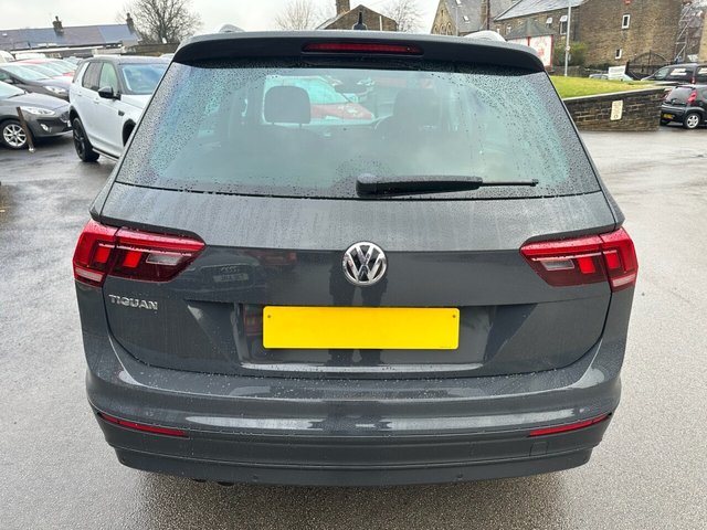 2019 VOLKSWAGEN, TIGUAN - Photo 7