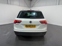 USED 2016 66 VOLKSWAGEN TIGUAN 2.0 TDI BlueMotion Tech SE SUV 5dr Diesel Manual Euro 6 (s/s) (150 ps) 2 keys, apple car play, cruise, DAB
