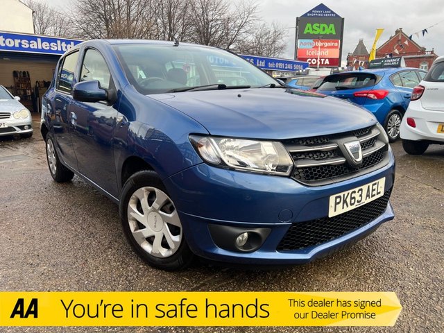 2013 Dacia Sandero 1.2 Laureate Hatchback 5dr Petrol Manual Euro 5 (75 ps) photo