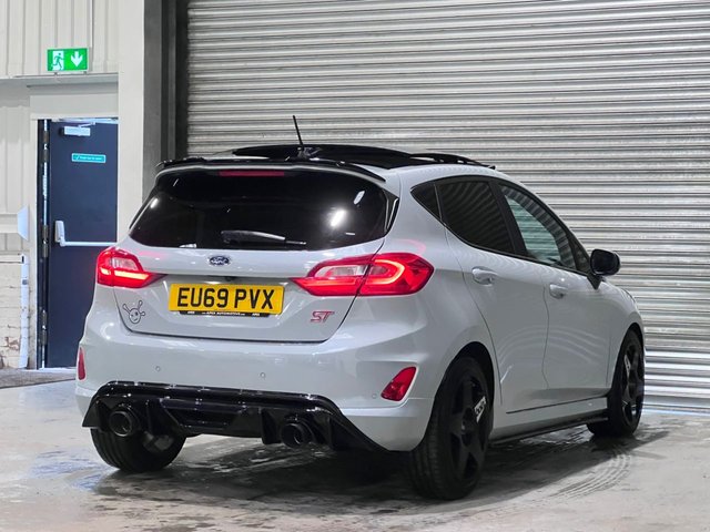 2019 Ford Fiesta 1.5L St-2 5dr - Photo 6