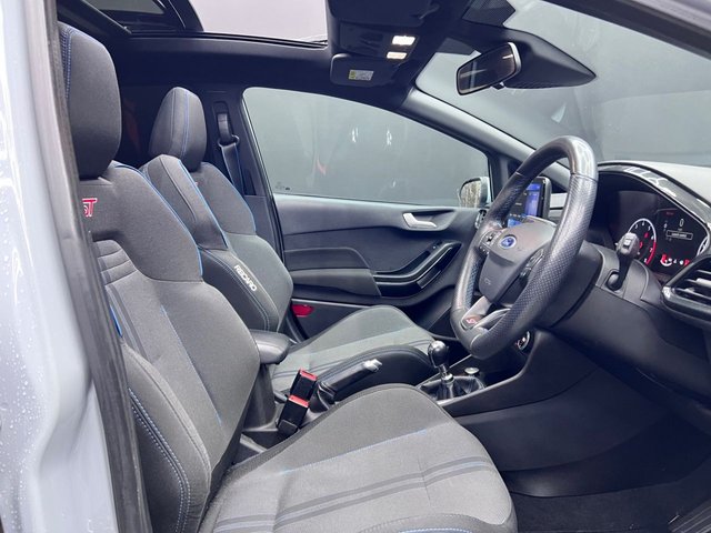 2019 Ford Fiesta 1.5L St-2 5dr - Photo 12