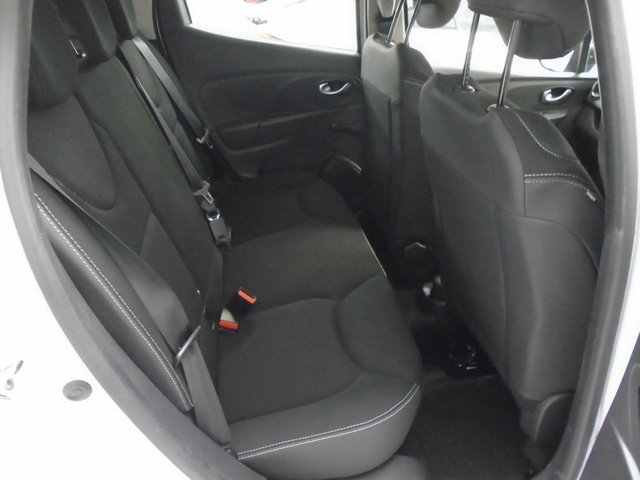 2016 RENAULT CLIO 0.9 TCe Dynamique Nav Hatchback 5dr Petrol Manual Euro 6 (s/s) (90 ps) - Photo 6