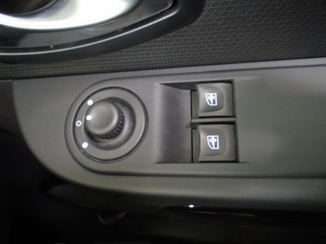 2016 RENAULT CLIO 0.9 TCe Dynamique Nav Hatchback 5dr Petrol Manual Euro 6 (s/s) (90 ps) - Photo 8