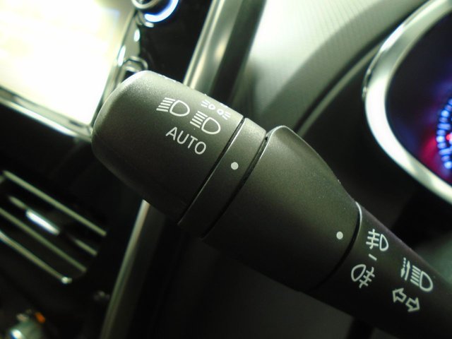 2016 RENAULT CLIO 0.9 TCe Dynamique Nav Hatchback 5dr Petrol Manual Euro 6 (s/s) (90 ps) - Photo 9