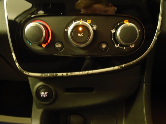 2016 RENAULT CLIO 0.9 TCe Dynamique Nav Hatchback 5dr Petrol Manual Euro 6 (s/s) (90 ps) - Photo 11