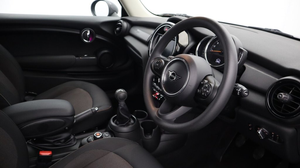 USED 2019 19 MINI HATCH 1.5 Cooper Classic Hatchback 3dr Petrol Manual Euro 6 (s/s) (136 ps) 