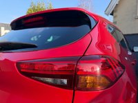 USED 2019 19 HYUNDAI TUCSON 1.6 T-GDi SE Nav SUV 5dr Petrol DCT Euro 6 (s/s) (177 ps) Dual zone climate control A/C, Satellite navigation, Cruise control, Bluetooth connectivity, USB and AUX input, Lane departure warning, Auto wipers, Different drive mode, Auto dimming rearview mirror, Power folding wingmirrors, DAB radio, LED daytime running lights, Rear parking camera, Rear parking sensors, Auto Headlights, Apple Carplay, Android Auto.
