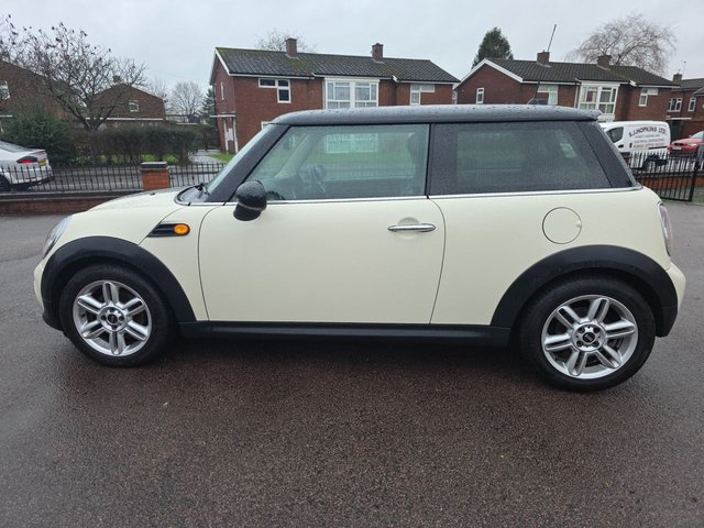 2013 MINI HATCH 1.6 Cooper D Hatchback 3dr Diesel Manual Euro 5 (s/s) (112 ps) - Photo 2