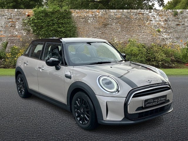 2021 MINI HATCH
