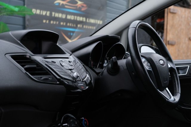 2016 FORD FIESTA 2016 1.0T EcoBoost Zetec Hatchback 5dr Petrol Manual Euro 6 (s/s) (100 ps) - Photo 12