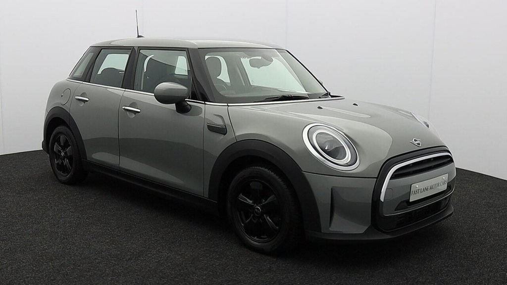 USED 2021 21 MINI HATCH 1.5 Cooper Classic Hatchback 5dr Petrol Steptronic Euro 6 (s/s) (136 ps) 