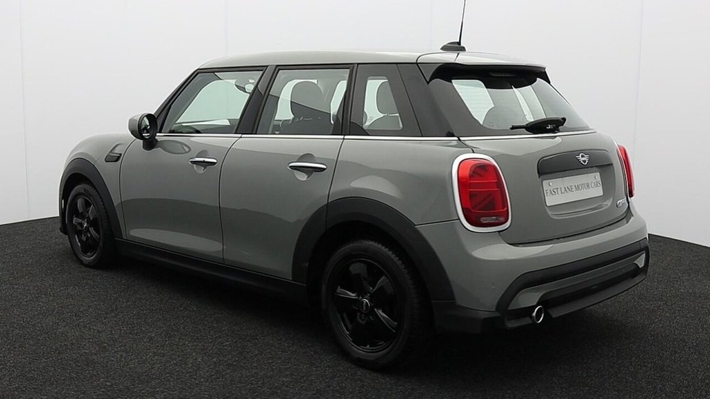USED 2021 21 MINI HATCH 1.5 Cooper Classic Hatchback 5dr Petrol Steptronic Euro 6 (s/s) (136 ps) 