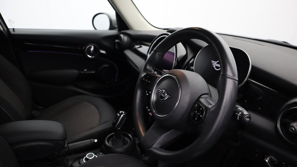 USED 2021 21 MINI HATCH 1.5 Cooper Classic Hatchback 5dr Petrol Steptronic Euro 6 (s/s) (136 ps) 