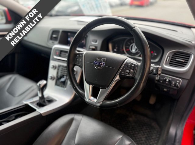 2017 VOLVO V60 - Photo 10