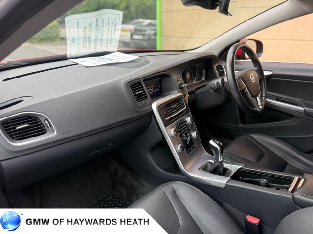 2017 VOLVO V60 - Photo 12