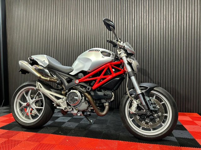 View our DUCATI Monster 1100