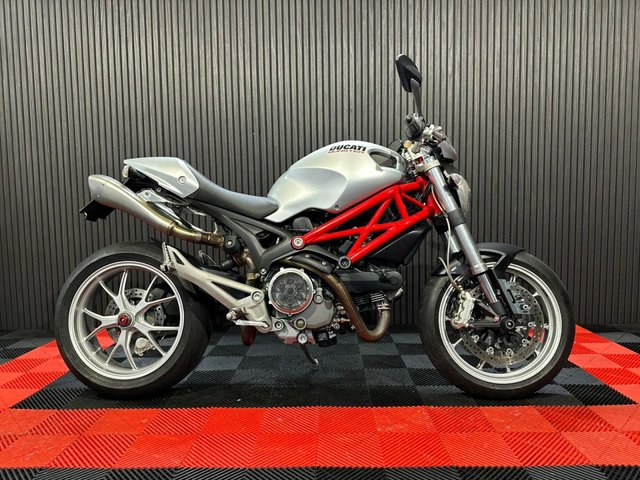 View our DUCATI Monster 1100