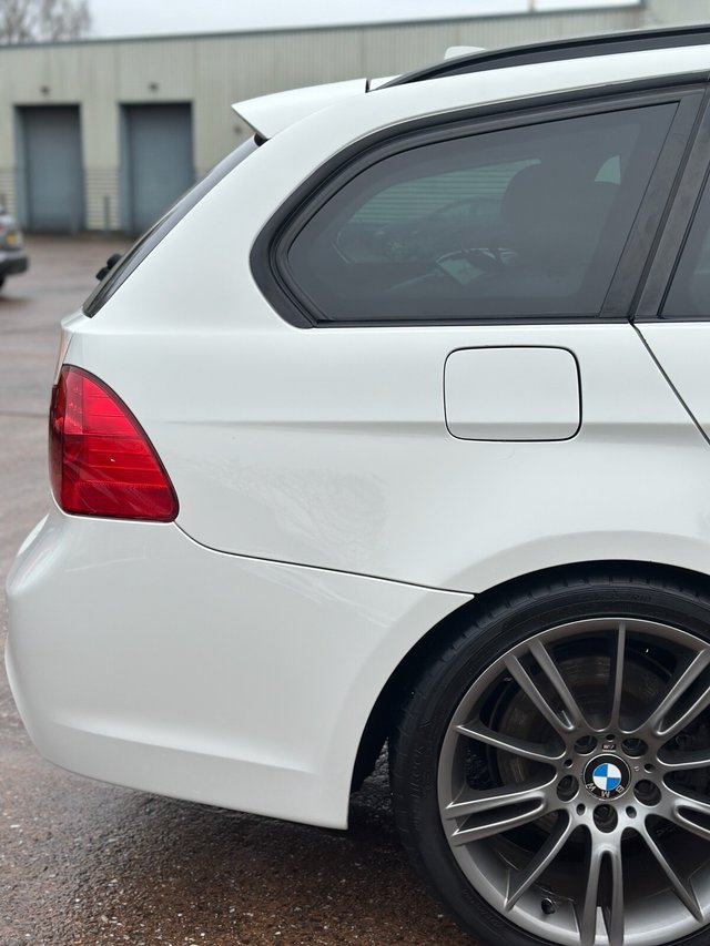 View our BMW 3 SERIES