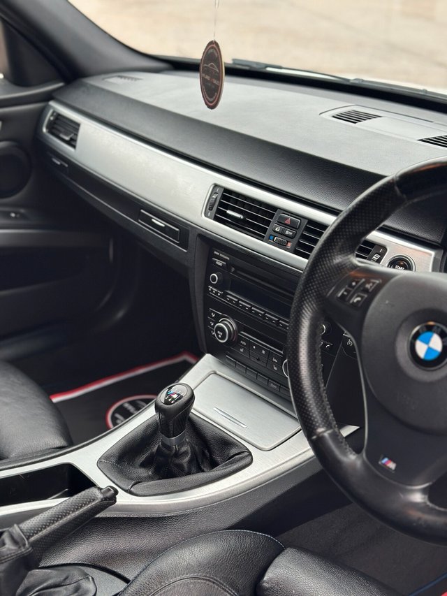 View our BMW 3 SERIES