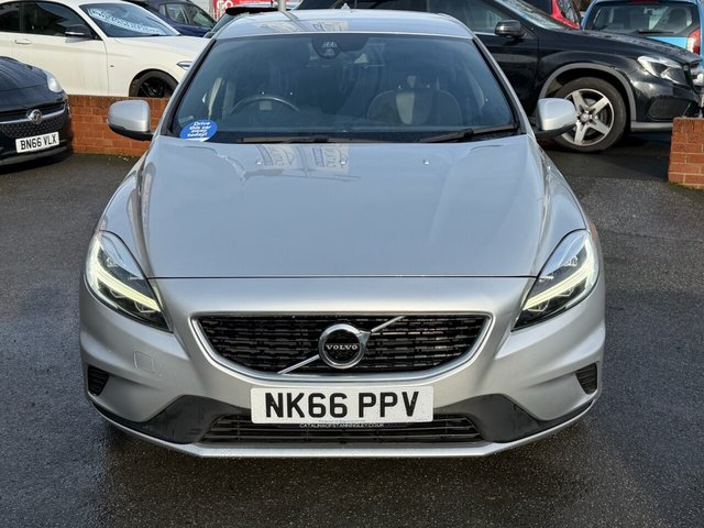 2016 Volvo V40 2L R-Design Nav Plus 5dr - Photo 2