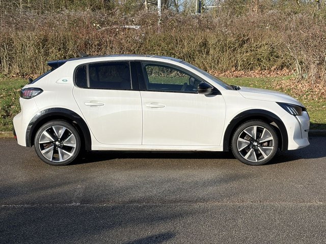 2022 PEUGEOT E-208 - Photo 6