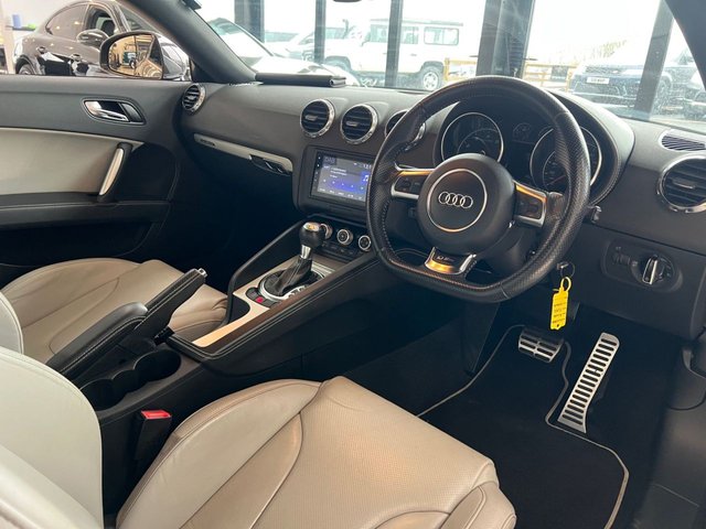 2014 AUDI TT RS - Photo 3