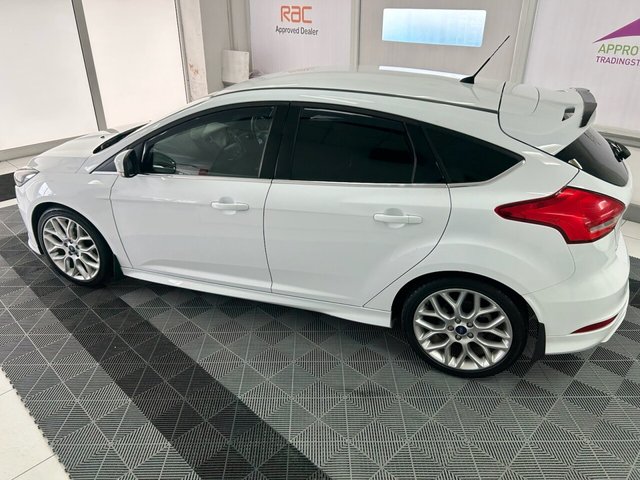 2016 FORD FOCUS - Photo 9