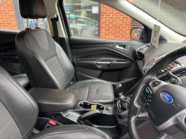 2015 Ford Kuga 2L Titanium 5dr - Photo 12