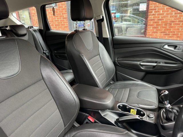 2015 Ford Kuga 2L Titanium 5dr - Photo 11