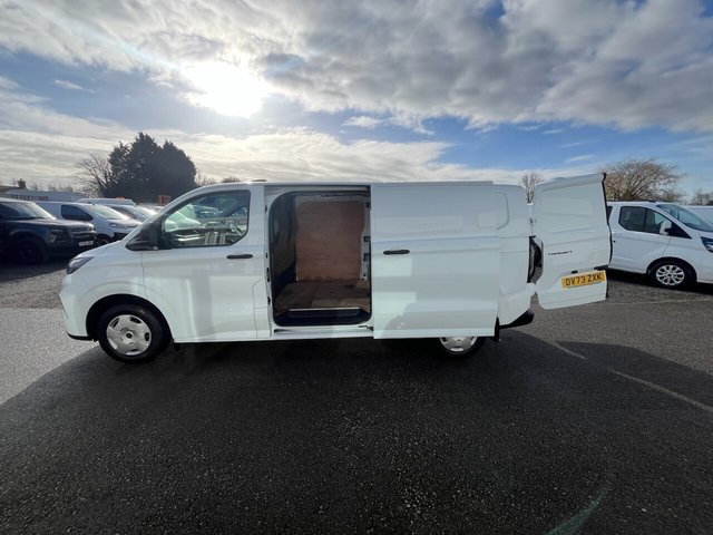 2024 Ford Transit Custom 2L Trend 5dr - Photo 10