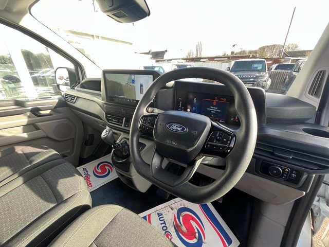 2024 Ford Transit Custom 2L Trend 5dr - Photo 12